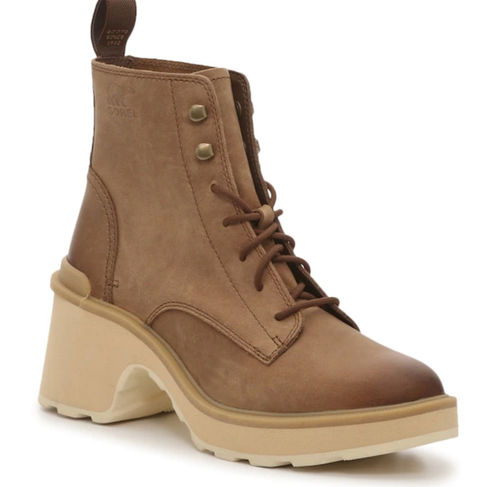 SOREL Hi Line Bootie Brand Gently Used 9.5 Brown leather.